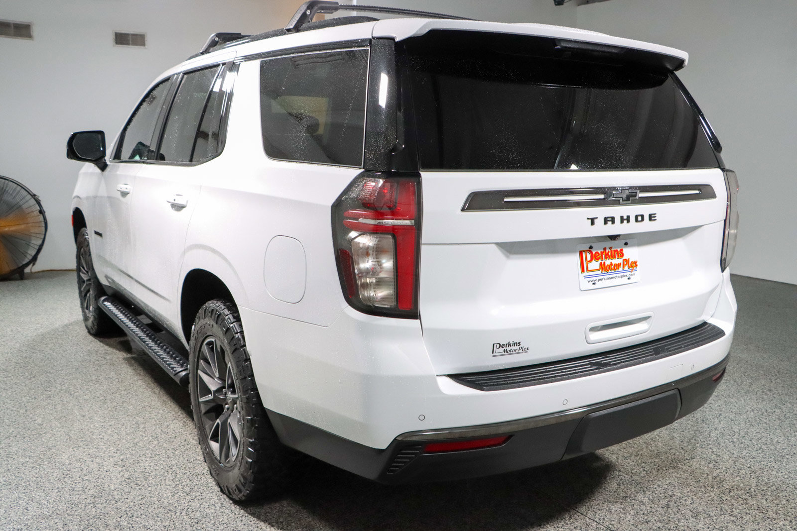 Used 2022 Chevrolet Tahoe Z71 w/ Luxury Package AWD/4WD image 9