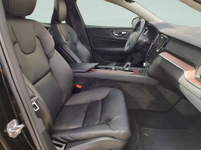 Used 2022 Volvo S60 B5 Momentum w/ Premium Package AWD/4WD image 28