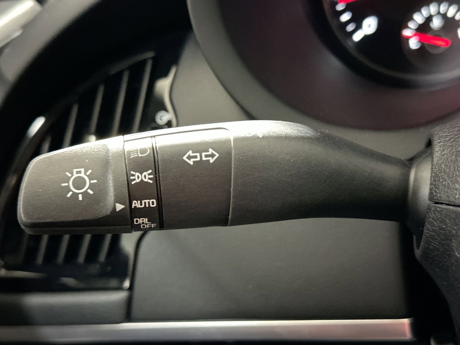 Used 2019 Kia Stinger Premium image 28