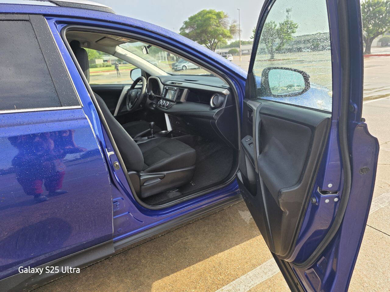 Used 2015 Toyota RAV4 LE FWD image 19