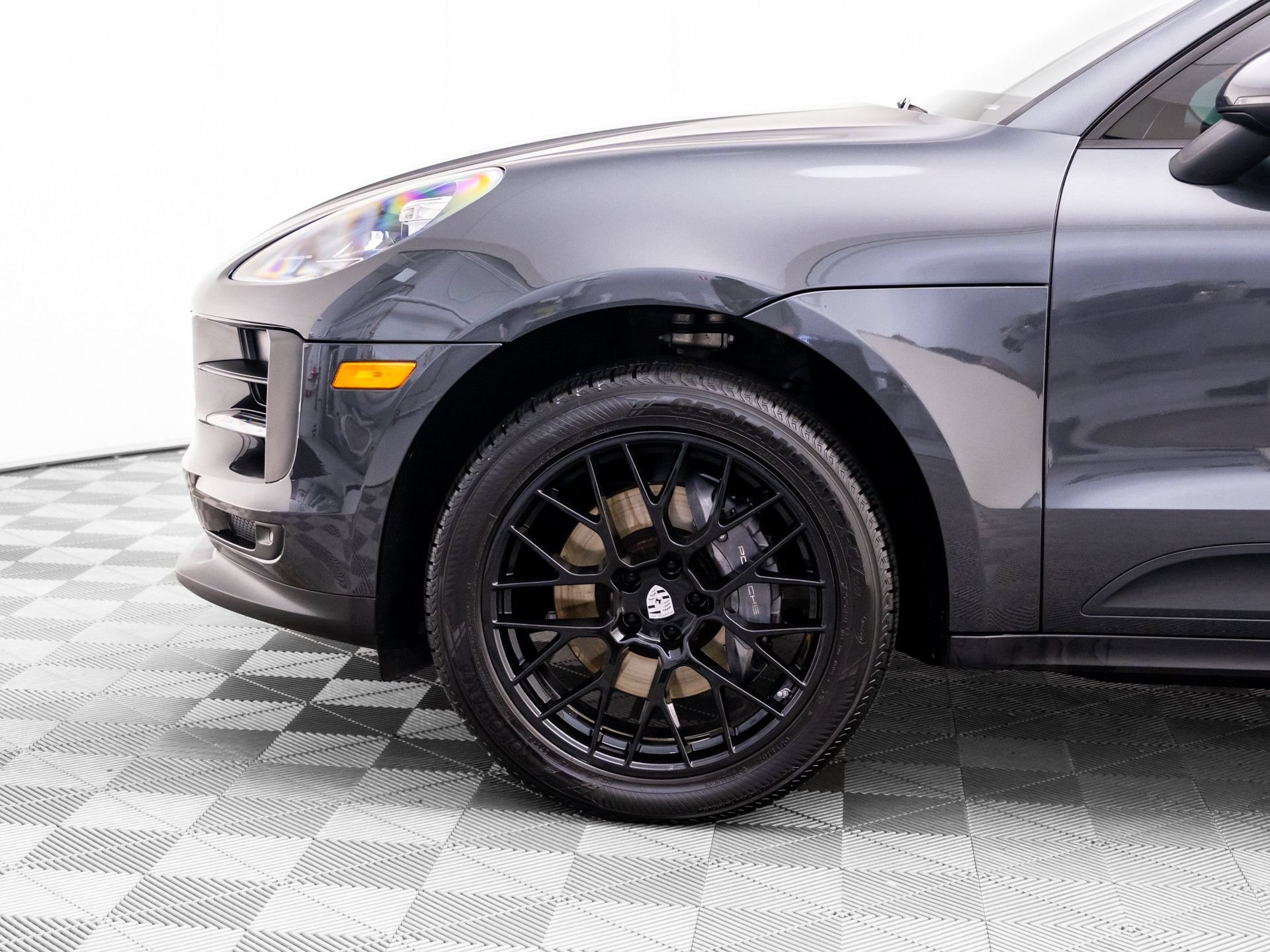 Used 2021 Porsche Macan AWD/4WD image 36