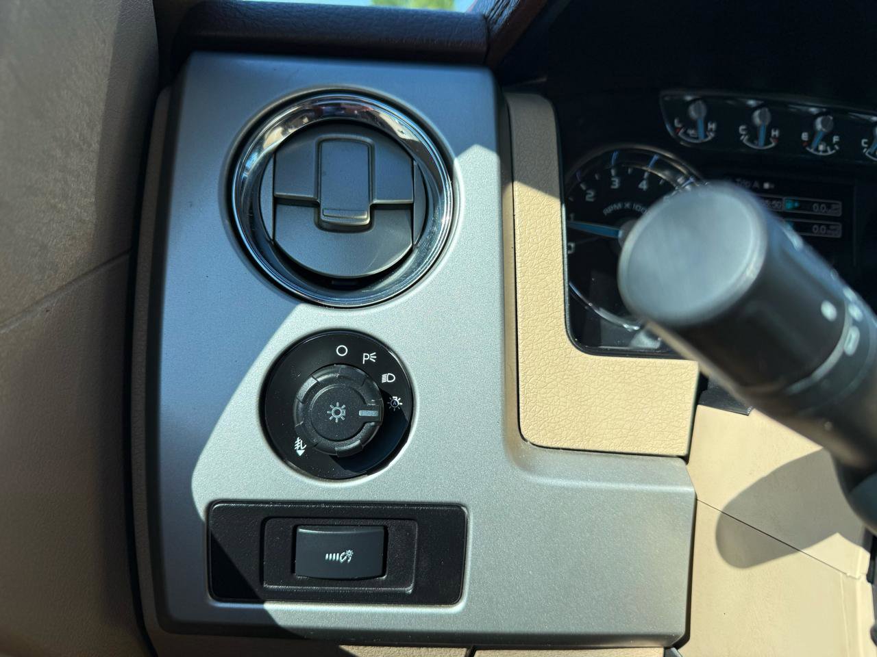 Used 2013 Ford F150 King Ranch w/ King Ranch Luxury Pkg AWD/4WD image 26