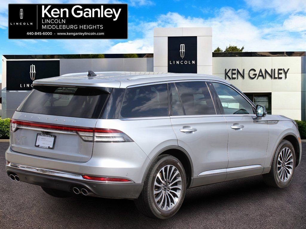 Used 2023 Lincoln Aviator Reserve w/ Equipment Group 201A image 7