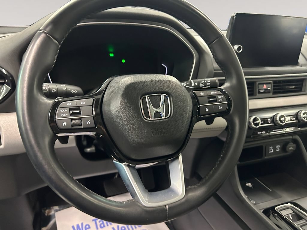 Certified 2023 Honda Pilot Touring image 12
