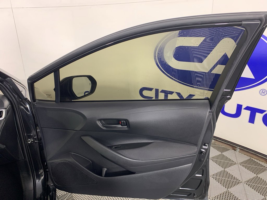 Used 2022 Toyota Corolla LE image 39