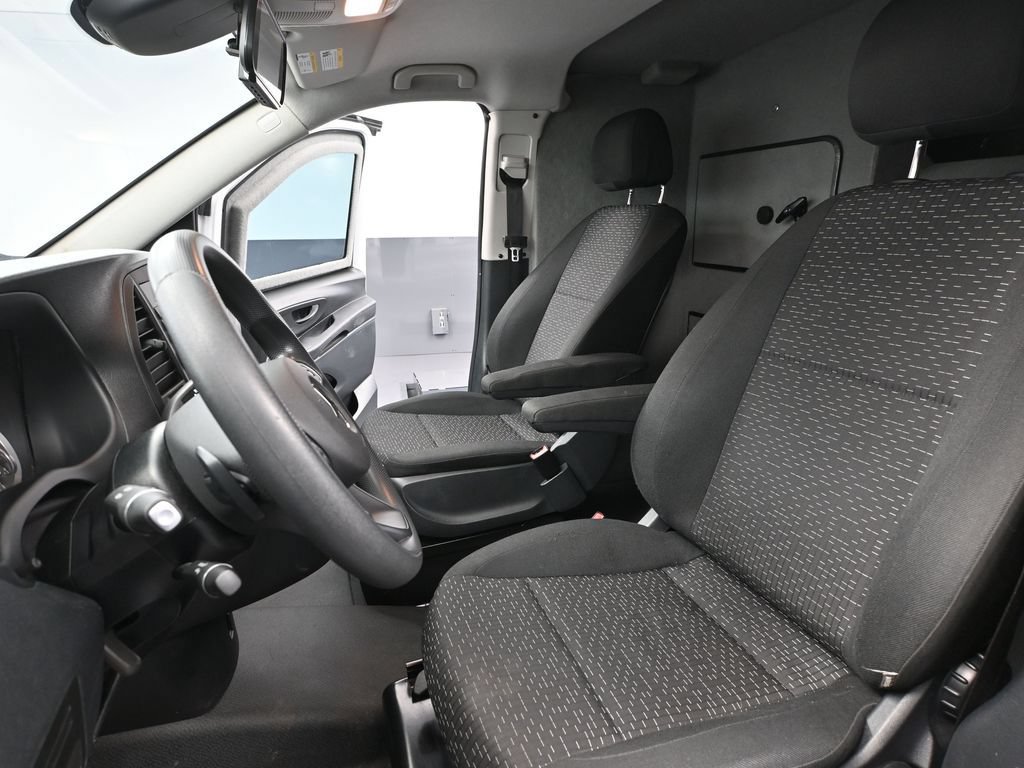 Used 2023 Mercedes-Benz Metris image 21