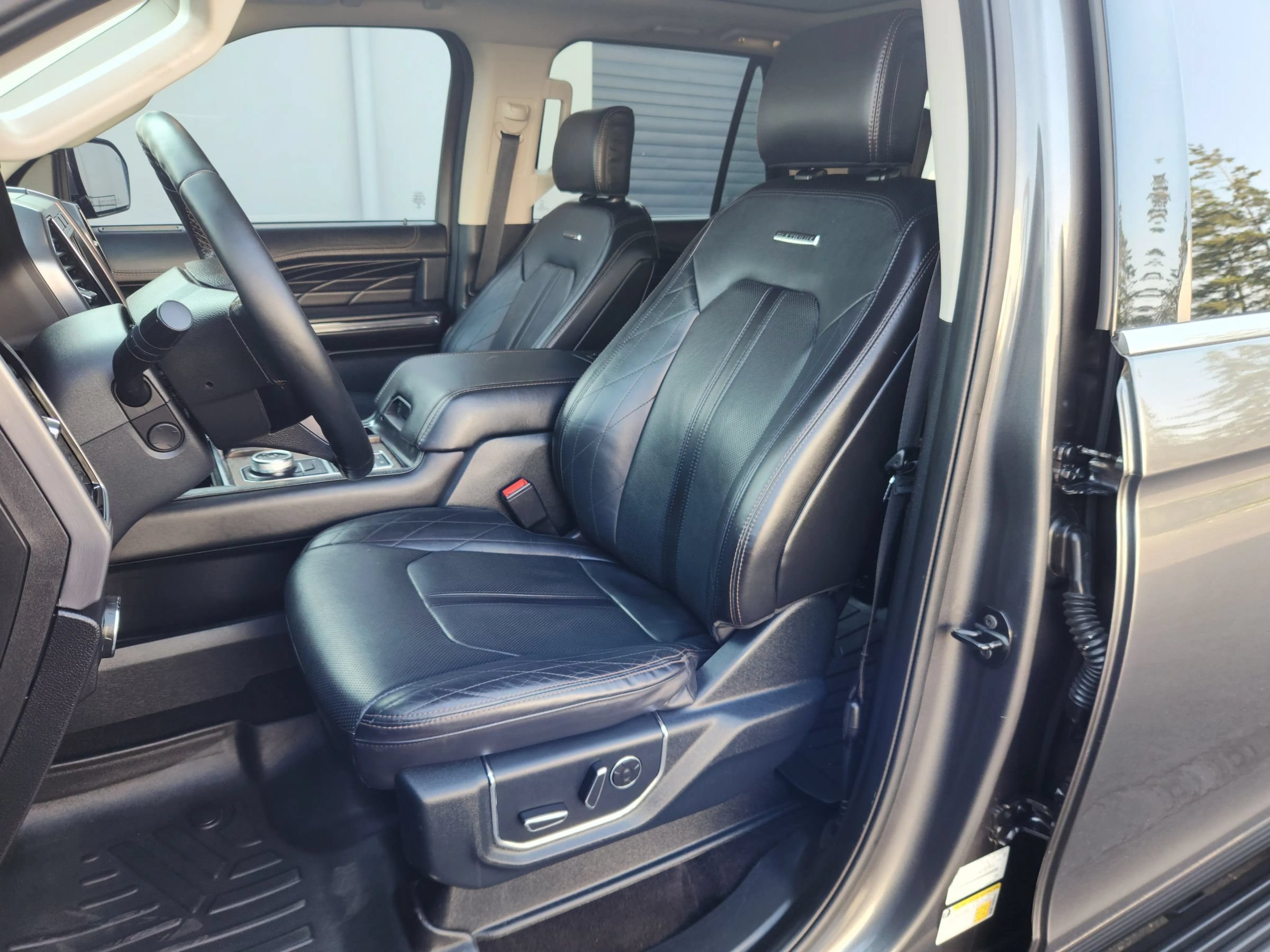 Used 2021 Ford Expedition Max Platinum AWD/4WD image 8