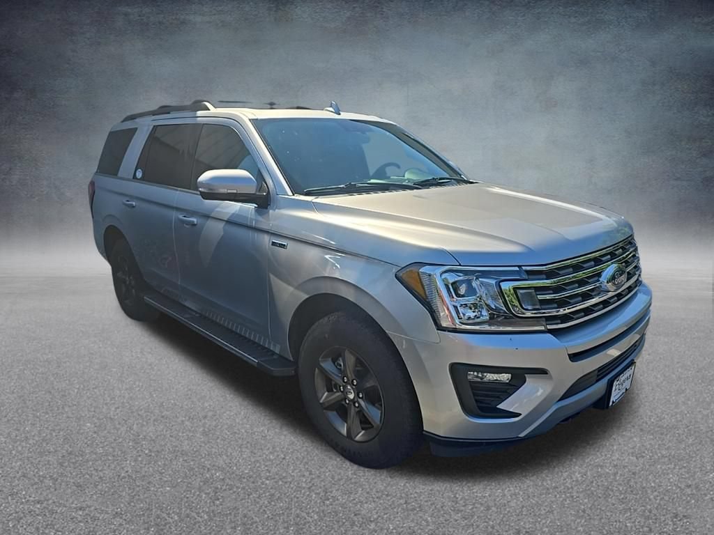 Used 2019 Ford Expedition XLT w/ Equipment Group 202A AWD/4WD image 2