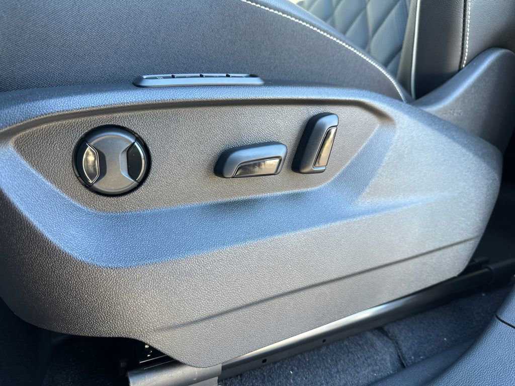 New 2026 Volkswagen Atlas Cross Sport SEL Premium R-Line image 4