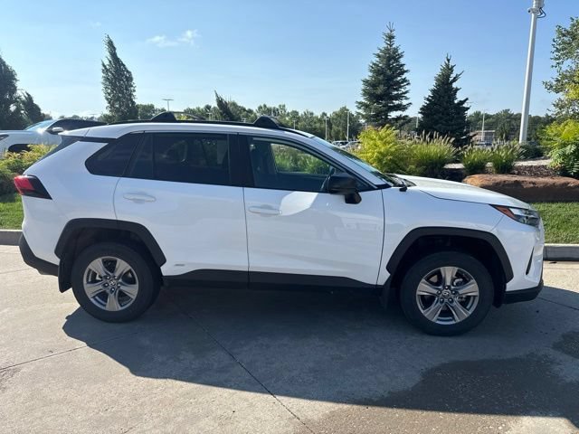 Used 2024 Toyota RAV4 LE AWD/4WD image 2