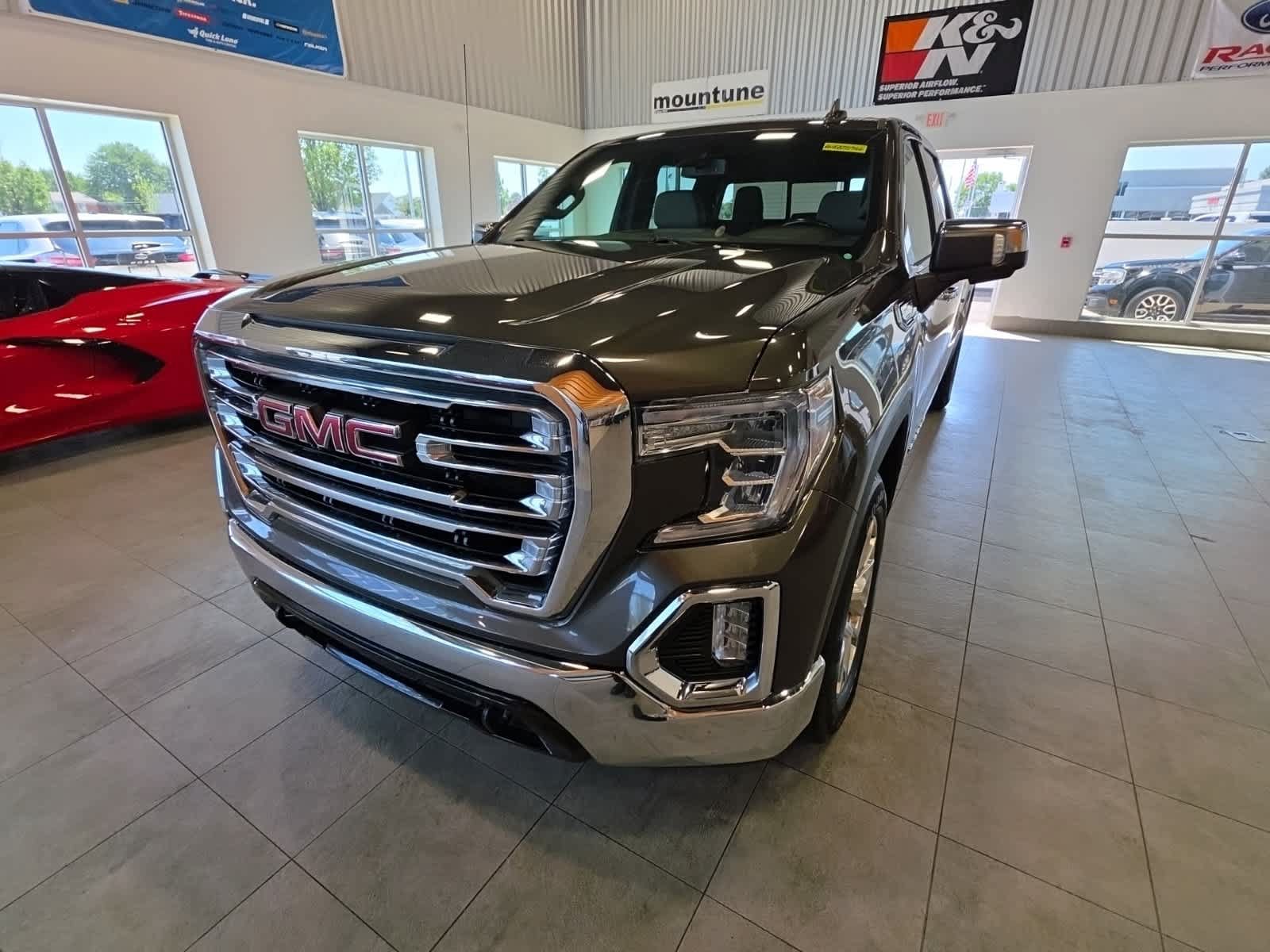 Used 2019 GMC Sierra 1500 SLT w/ SLT Convenience Package AWD/4WD image 2