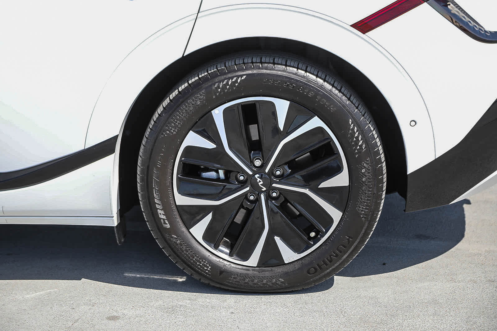 Used 2024 Kia EV6 GT-Line image 11