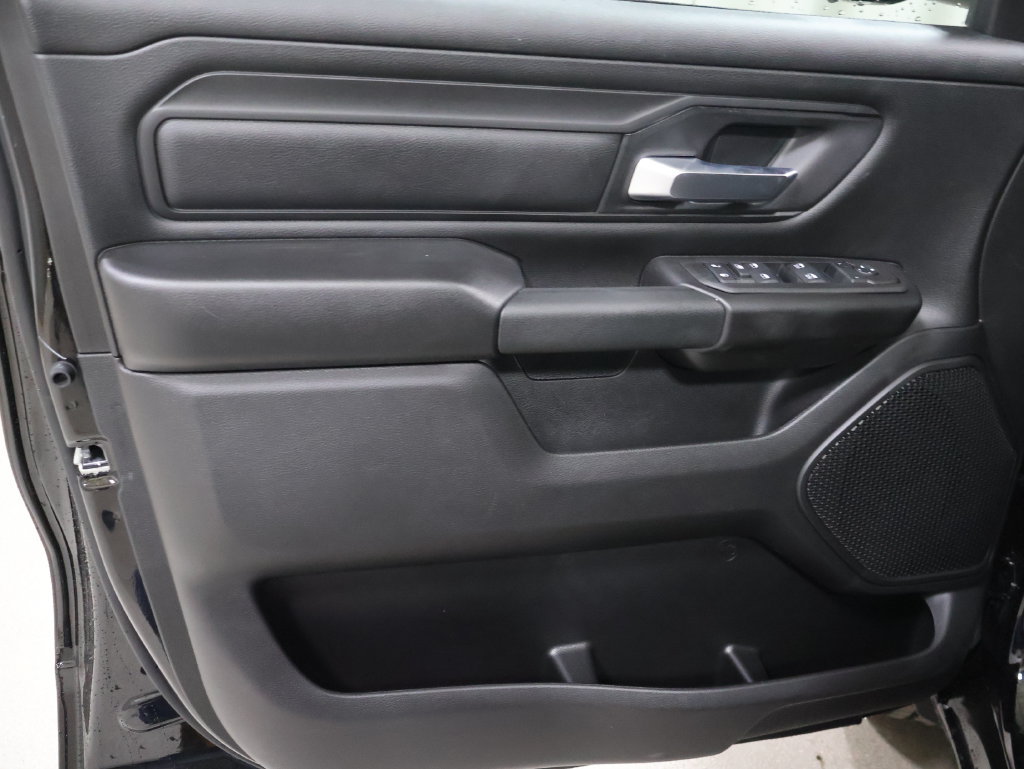 New 2026 RAM 1500 Express AWD/4WD image 9