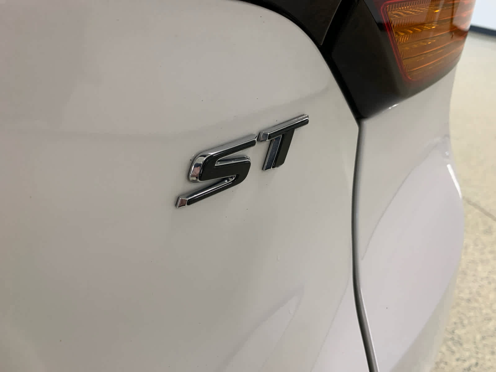 Used 2022 Buick Encore GX Preferred w/ Sport Touring Package FWD image 8