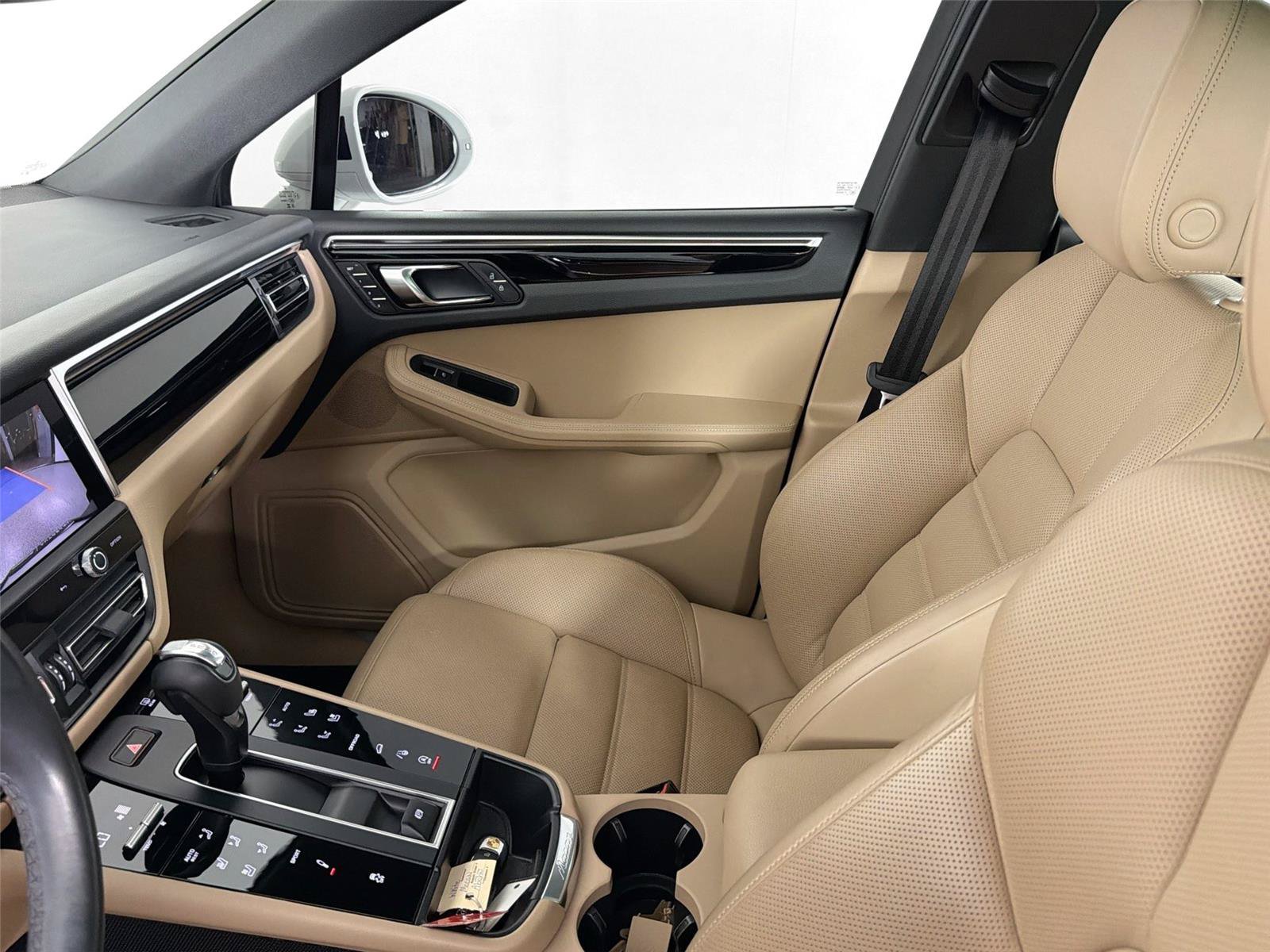 Certified 2023 Porsche Macan S AWD/4WD image 30