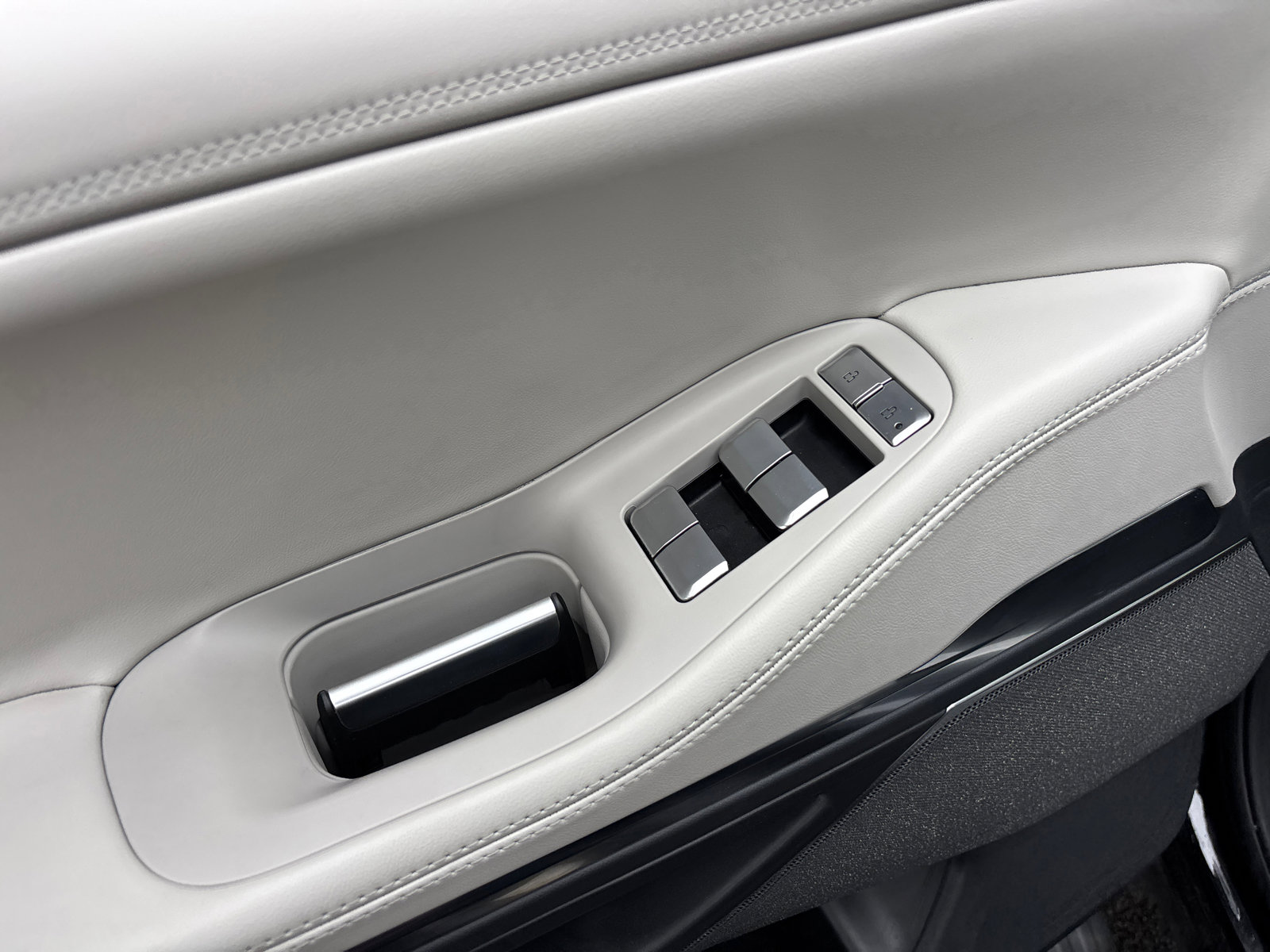 New 2025 Lincoln Navigator L Reserve AWD/4WD image 12