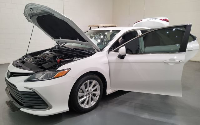 Used 2024 Toyota Camry LE FWD image 11