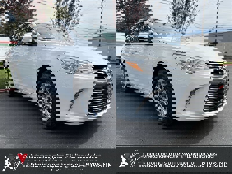 Used 2017 Toyota Camry LE image 1