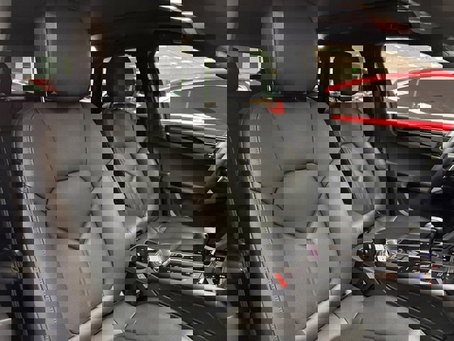 Used 2025 Porsche Macan image 28