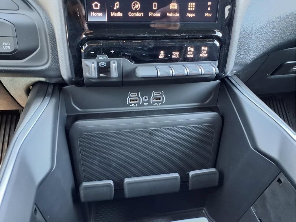 New 2026 RAM 2500 Big Horn AWD/4WD image 26
