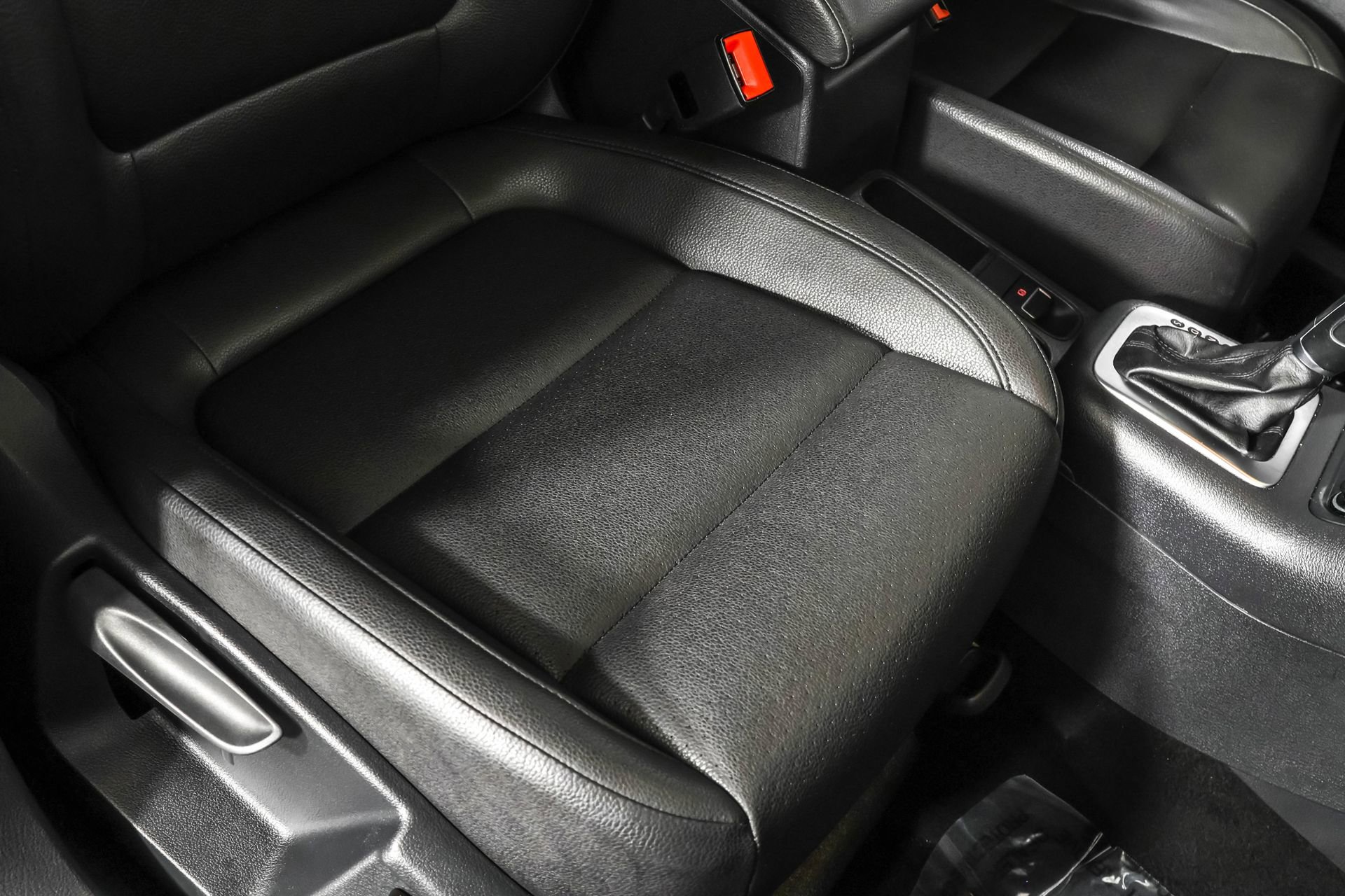 Used 2016 Volkswagen Tiguan SE image 48