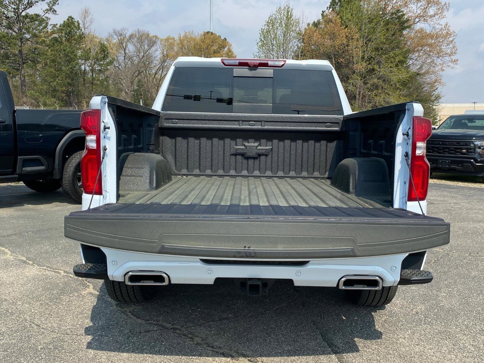 New 2026 Chevrolet Silverado 1500 High Country w/ Technology Package AWD/4WD image 5