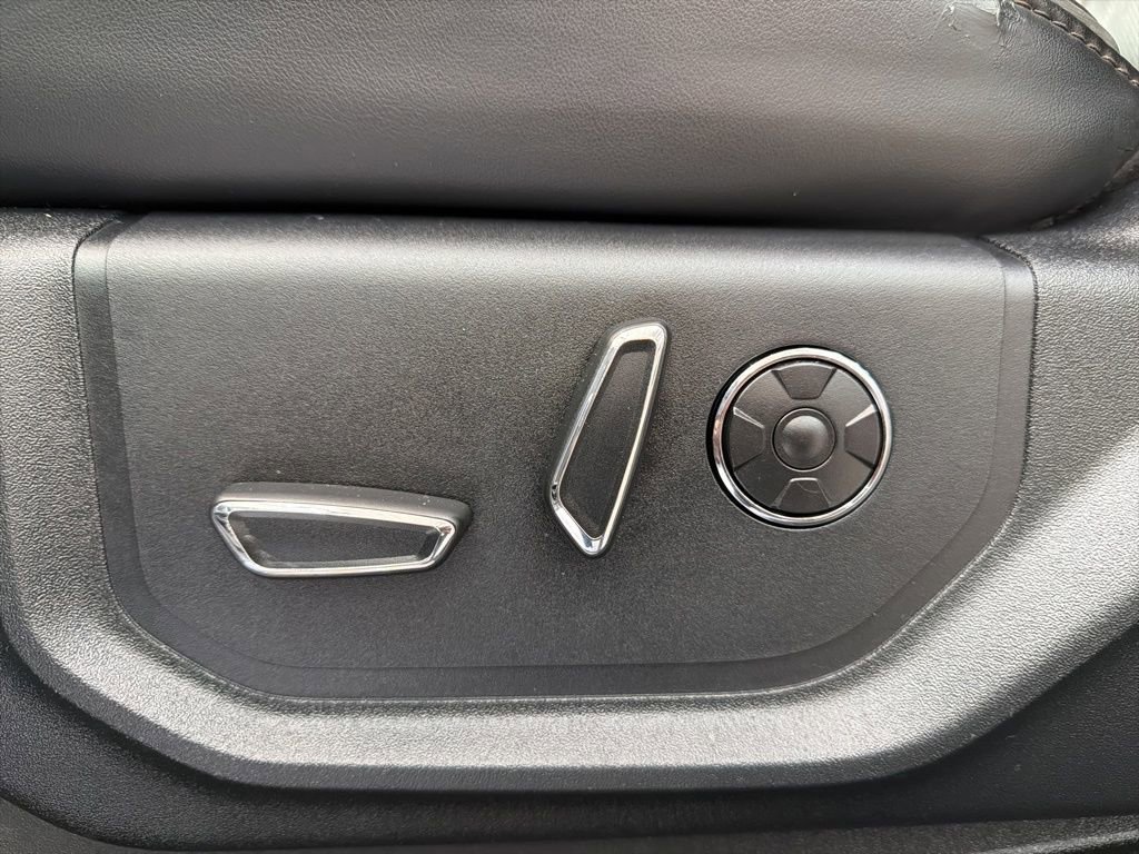 Used 2018 Ford F150 Platinum w/ Equipment Group 701A Luxury image 35