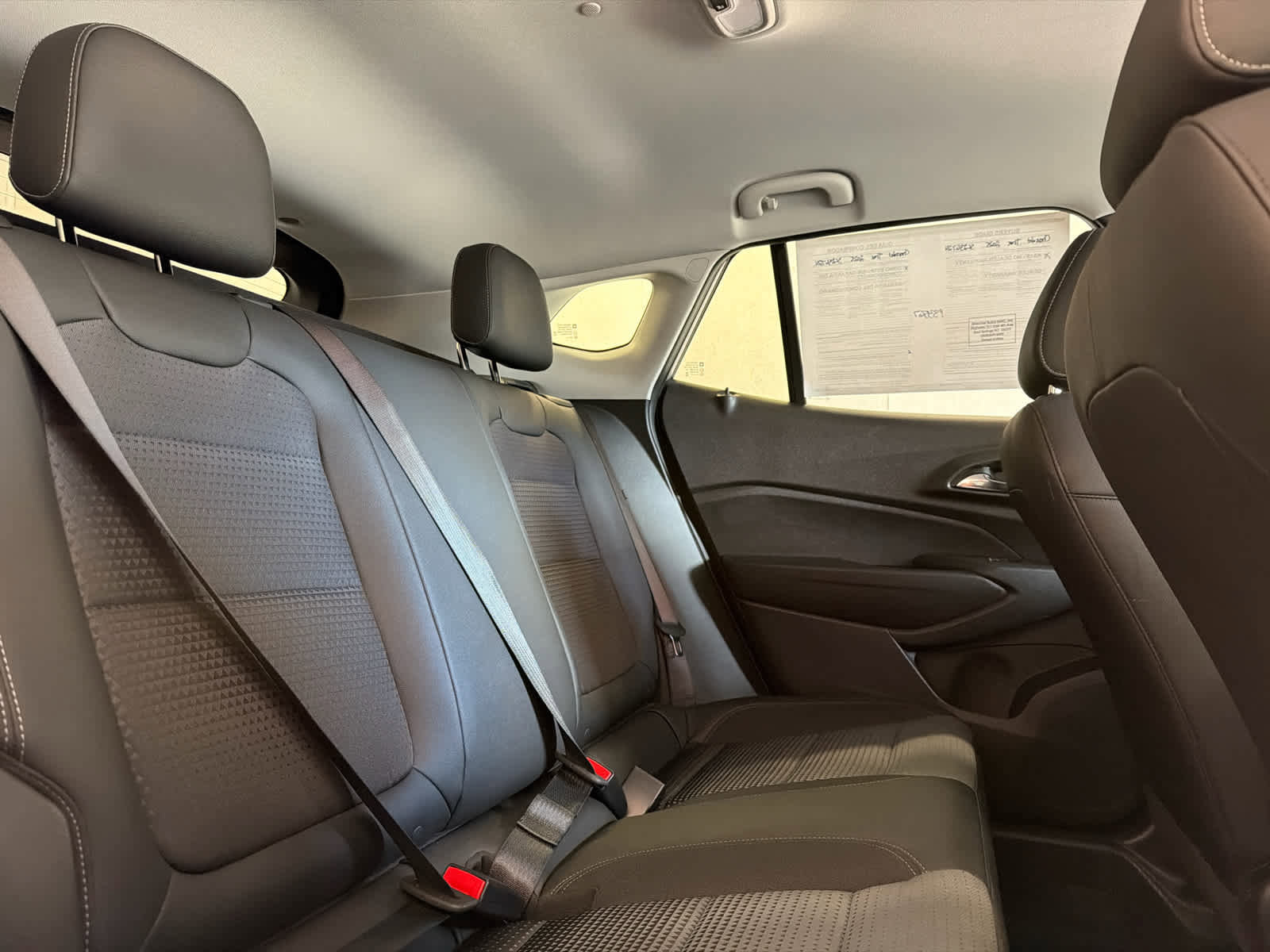 Used 2025 Chevrolet Trax LT w/ LT Convenience Package image 31