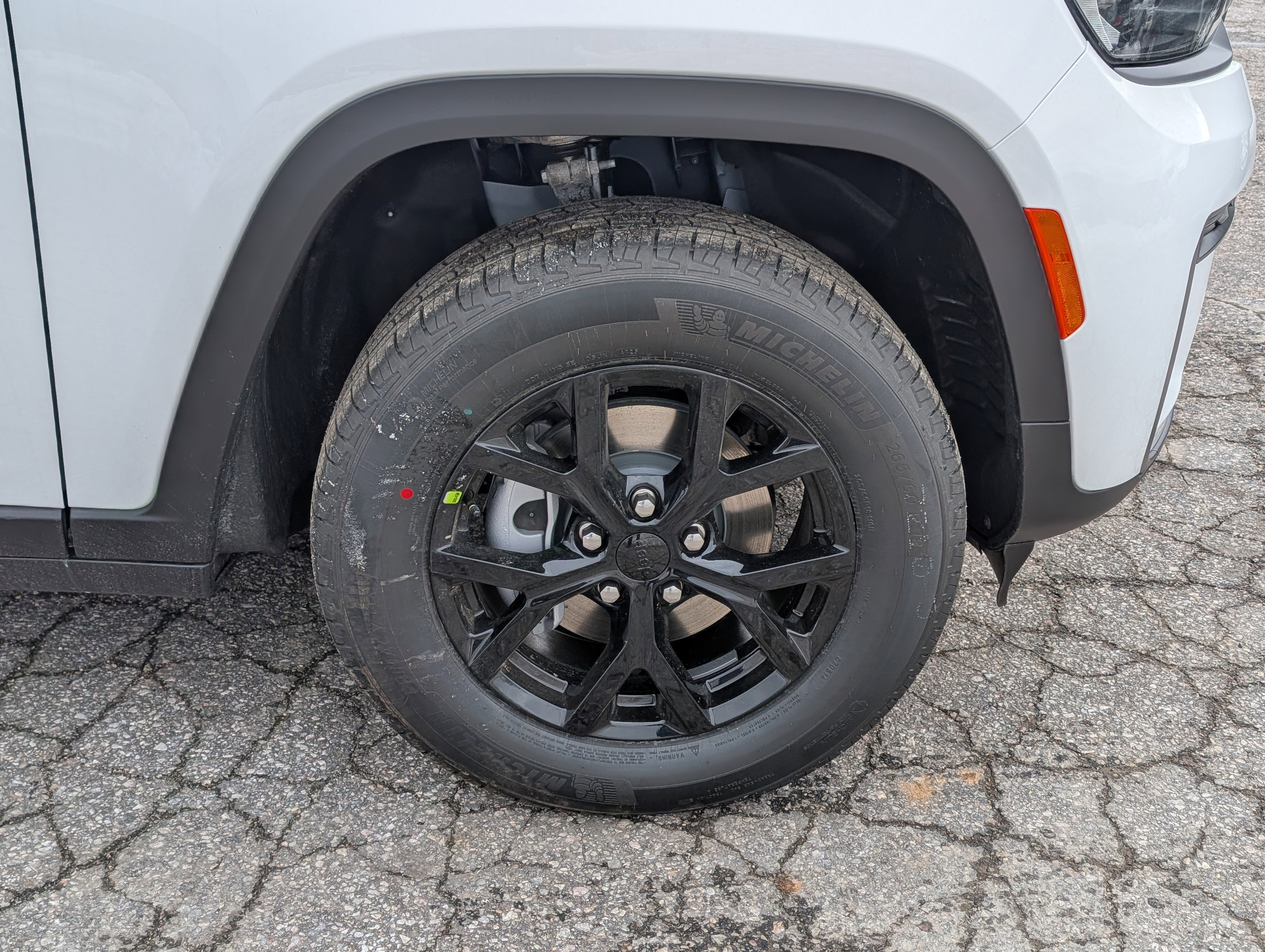 New 2026 Jeep Grand Cherokee Altitude image 5