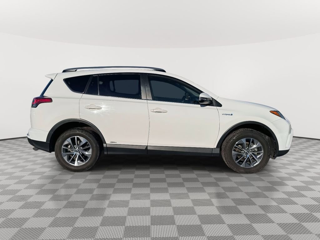 Used 2018 Toyota RAV4 XLE image 8