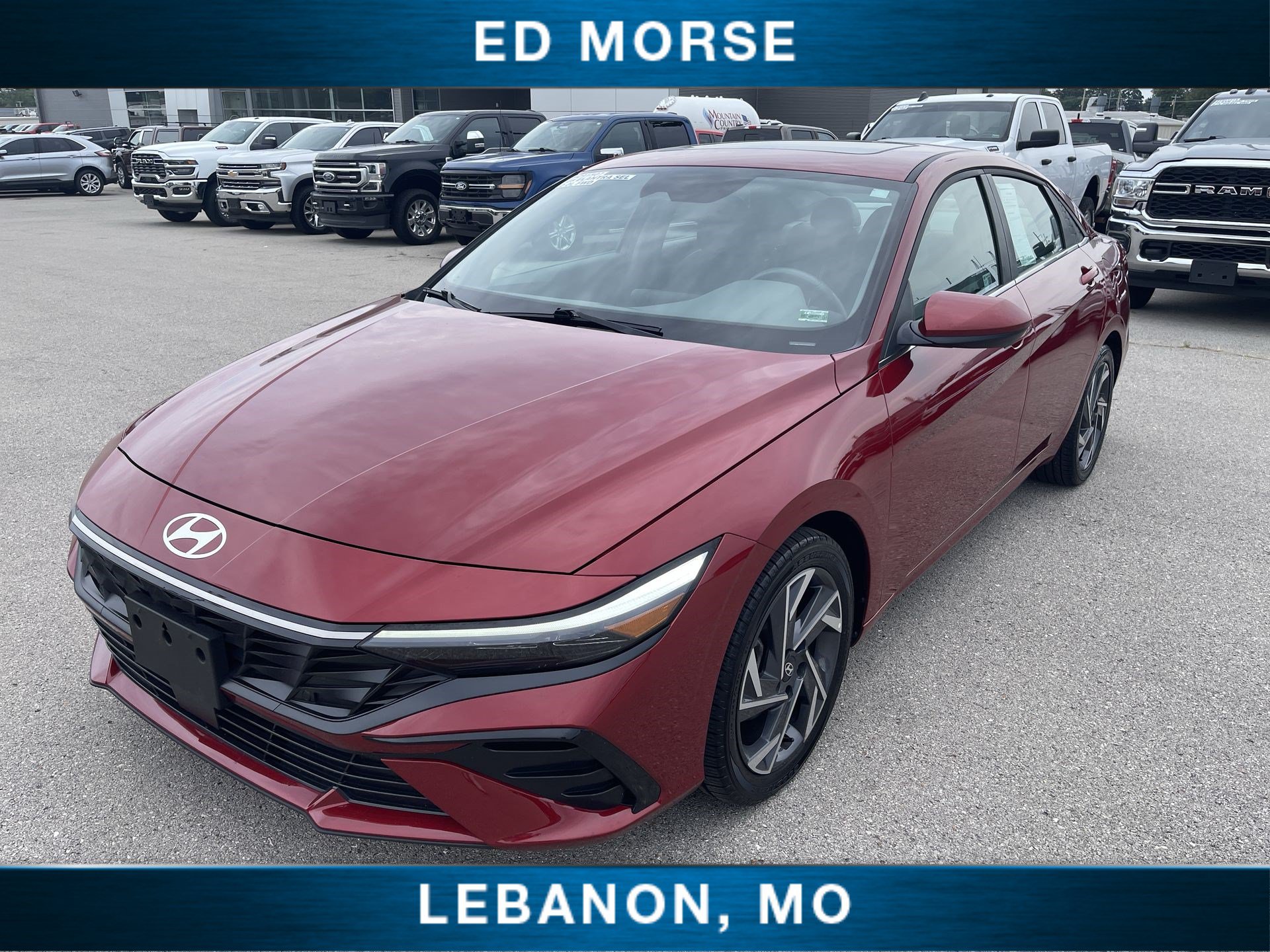Used 2025 Hyundai Elantra SEL FWD image 1