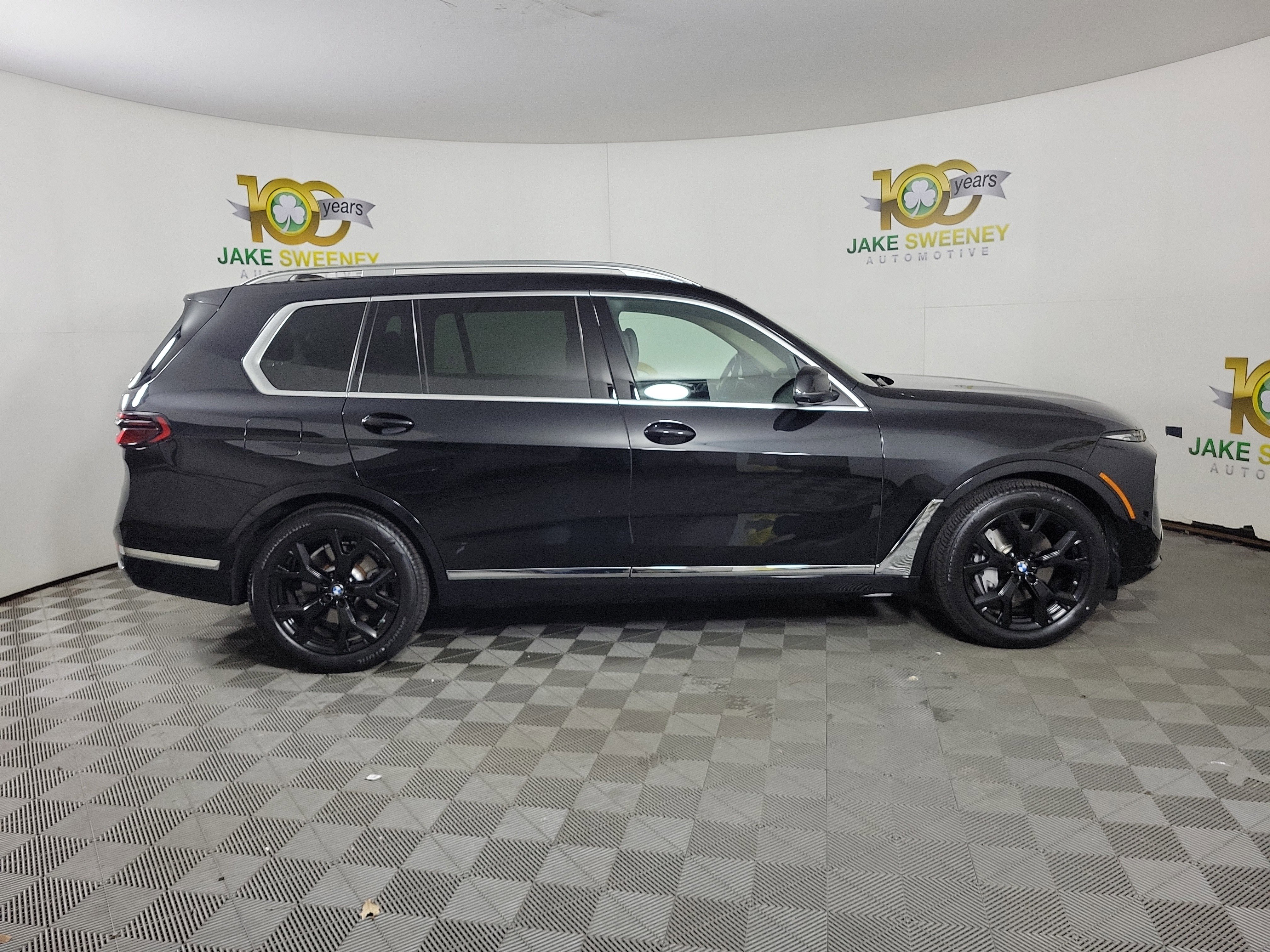 Certified 2024 BMW X7 xDrive40i w/ Premium Package image 8