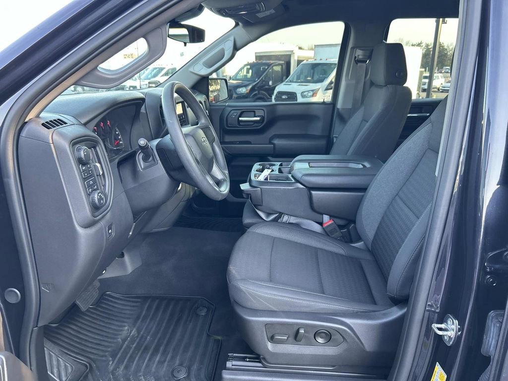 Used 2024 Chevrolet Silverado 1500 Custom Trail Boss w/ Turbomax Blackout Package image 21