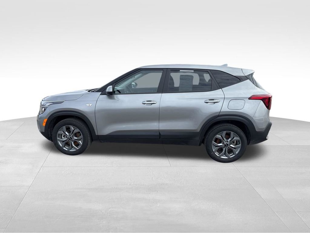 Certified 2025 Kia Seltos LX image 12