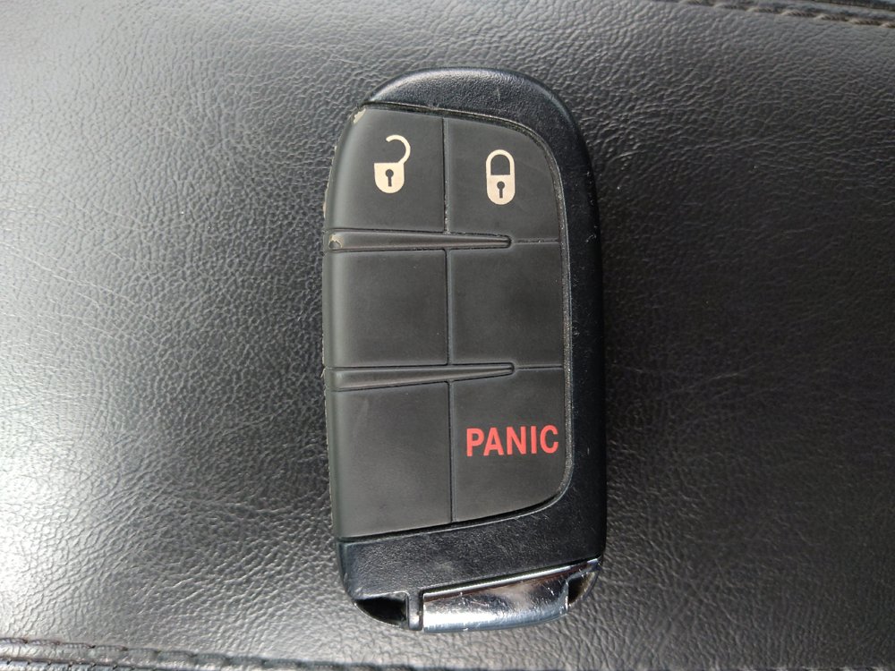 Used 2024 Jeep Compass Latitude AWD/4WD image 32
