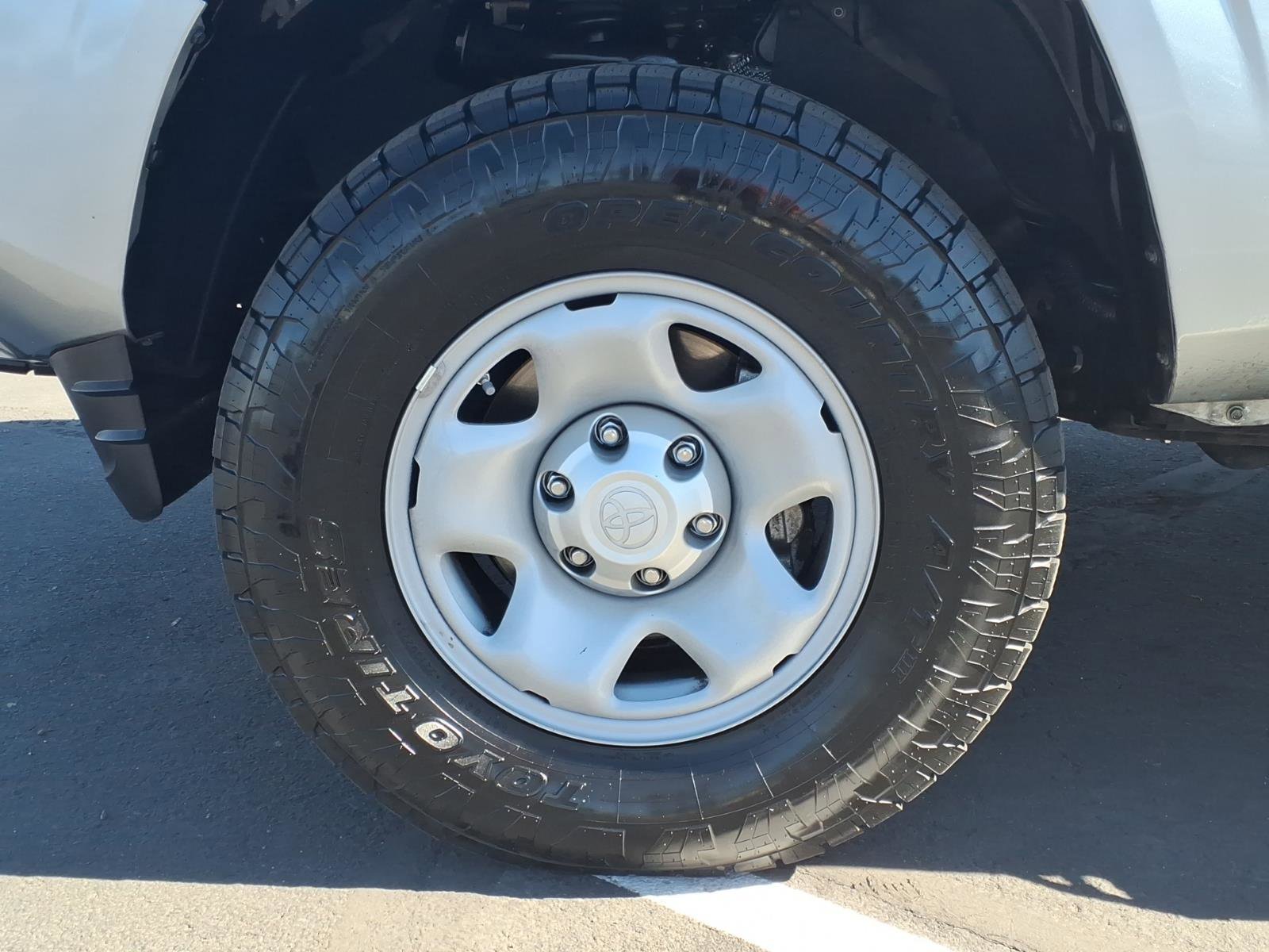 Certified 2023 Toyota Tacoma SR AWD/4WD image 9