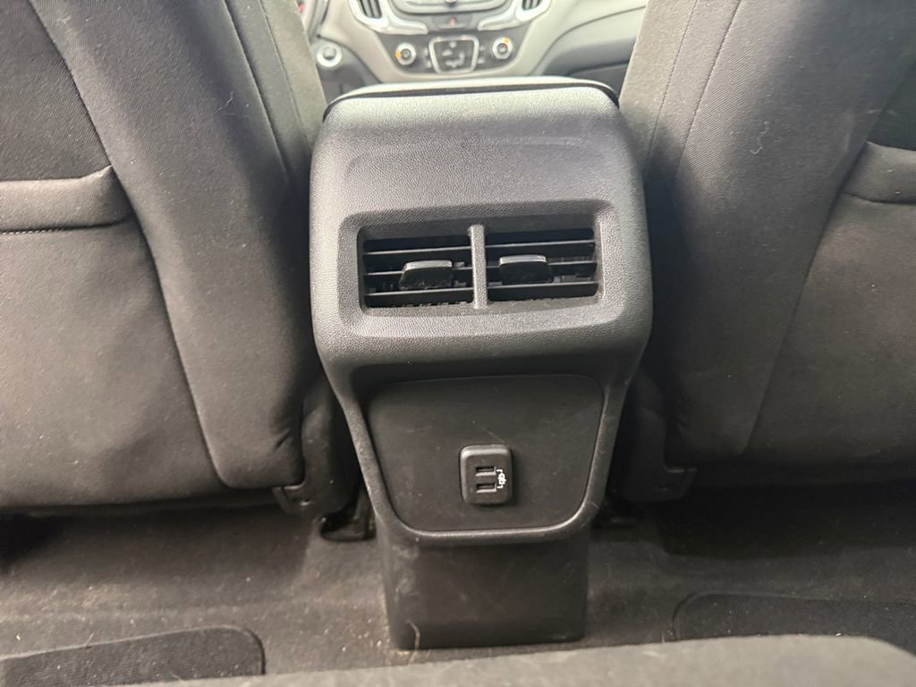 Used 2019 Chevrolet Equinox LS w/ LS Convenience Package AWD/4WD image 28