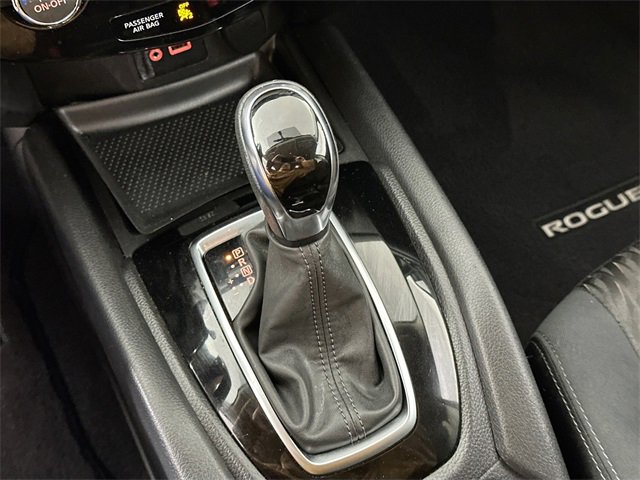 Used 2018 Nissan Rogue SV image 14