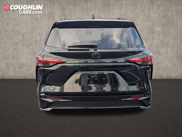 New 2026 Toyota Sienna XSE FWD image 2