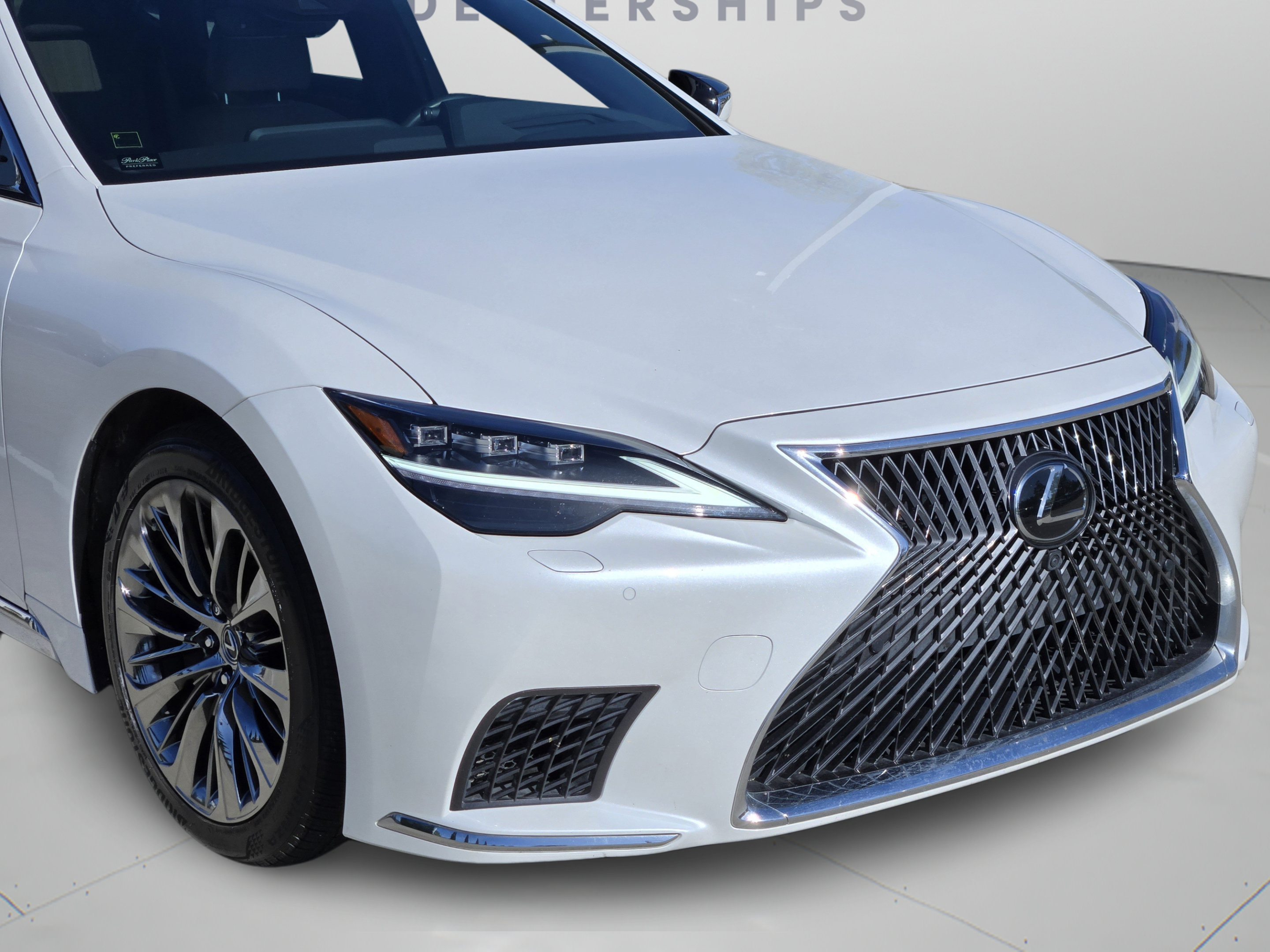 Used 2022 Lexus LS 500 w/ Interior Upgrade Package RWD image 36