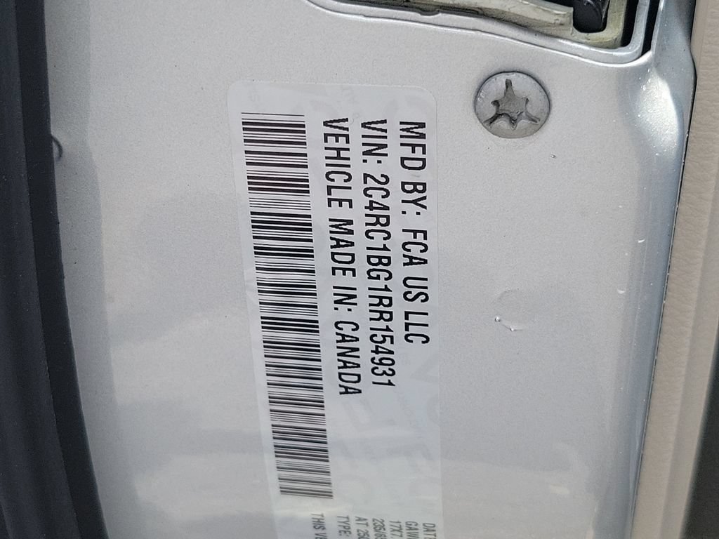 Used 2024 Chrysler Pacifica Touring-L FWD image 34