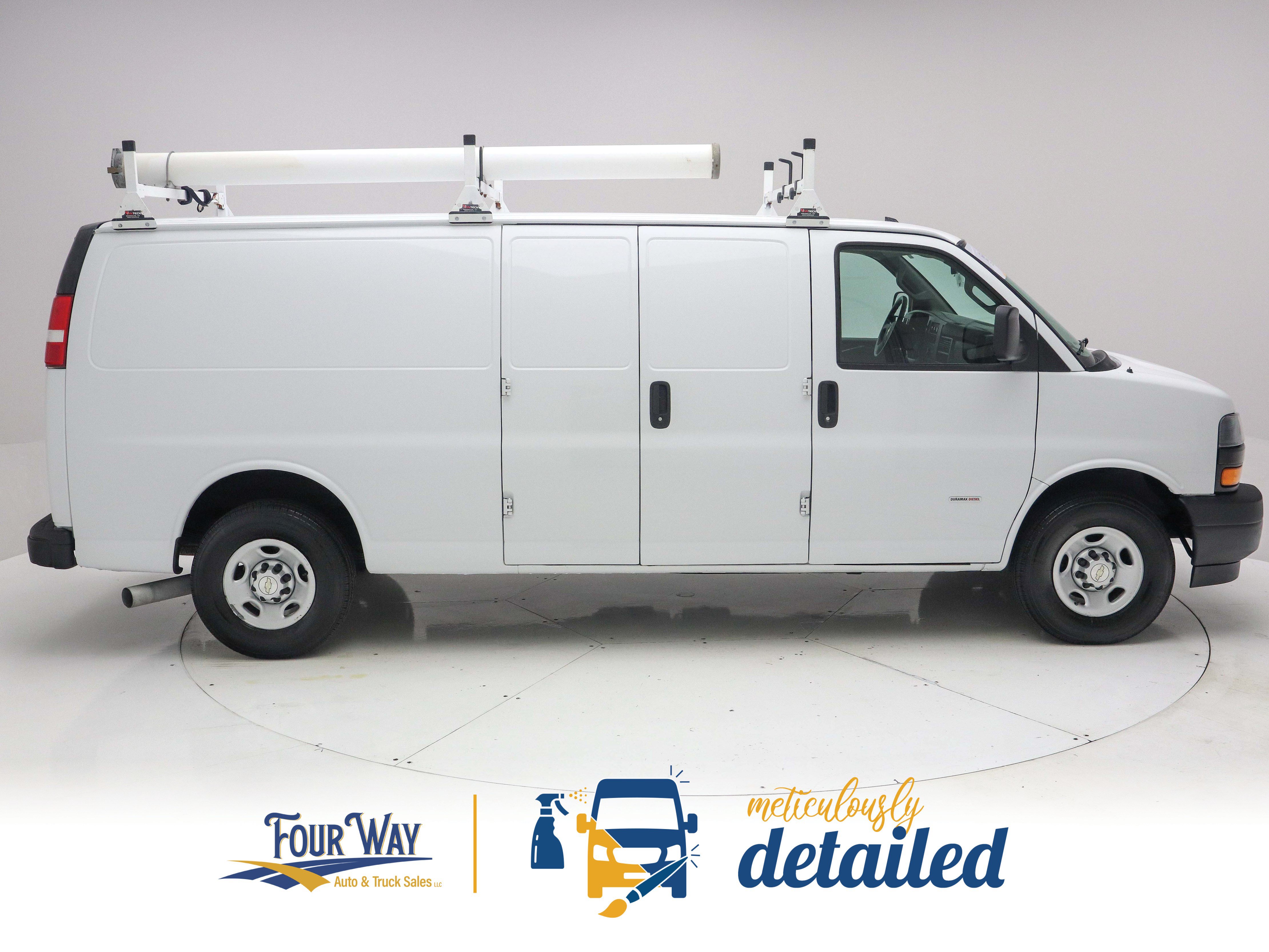 Used 2021 Chevrolet Express 2500 Extended RWD image 2