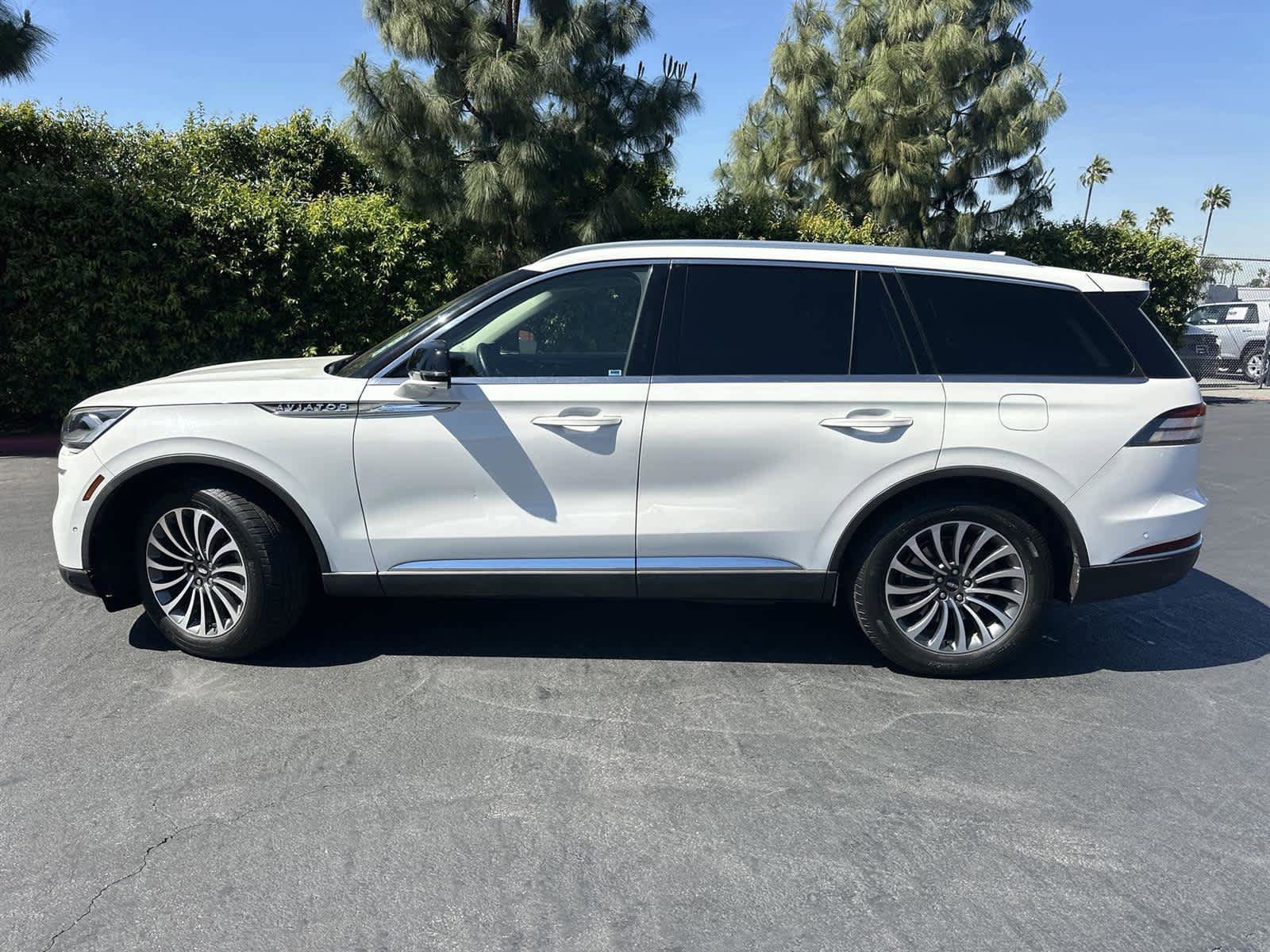 Used 2020 Lincoln Aviator Reserve w/ Equipment Group 201A image 3