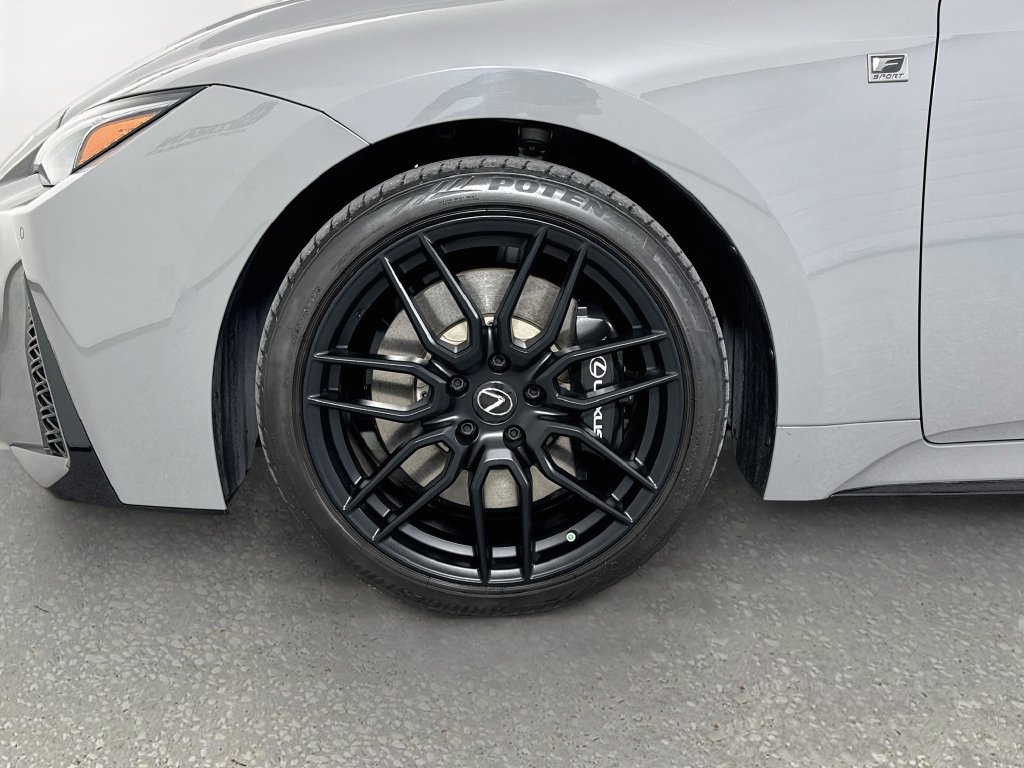 Used 2024 Lexus IS 500 RWD image 33