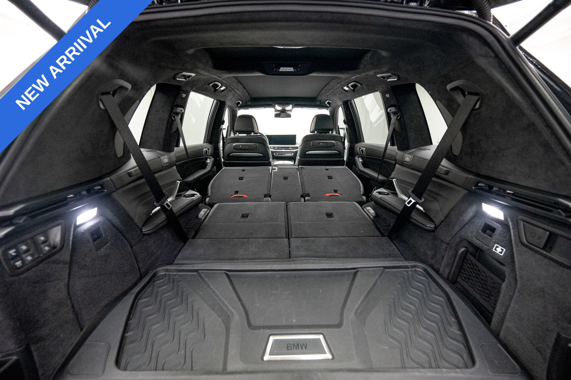 Used 2025 BMW X7 M60i w/ Executive Package AWD/4WD image 36