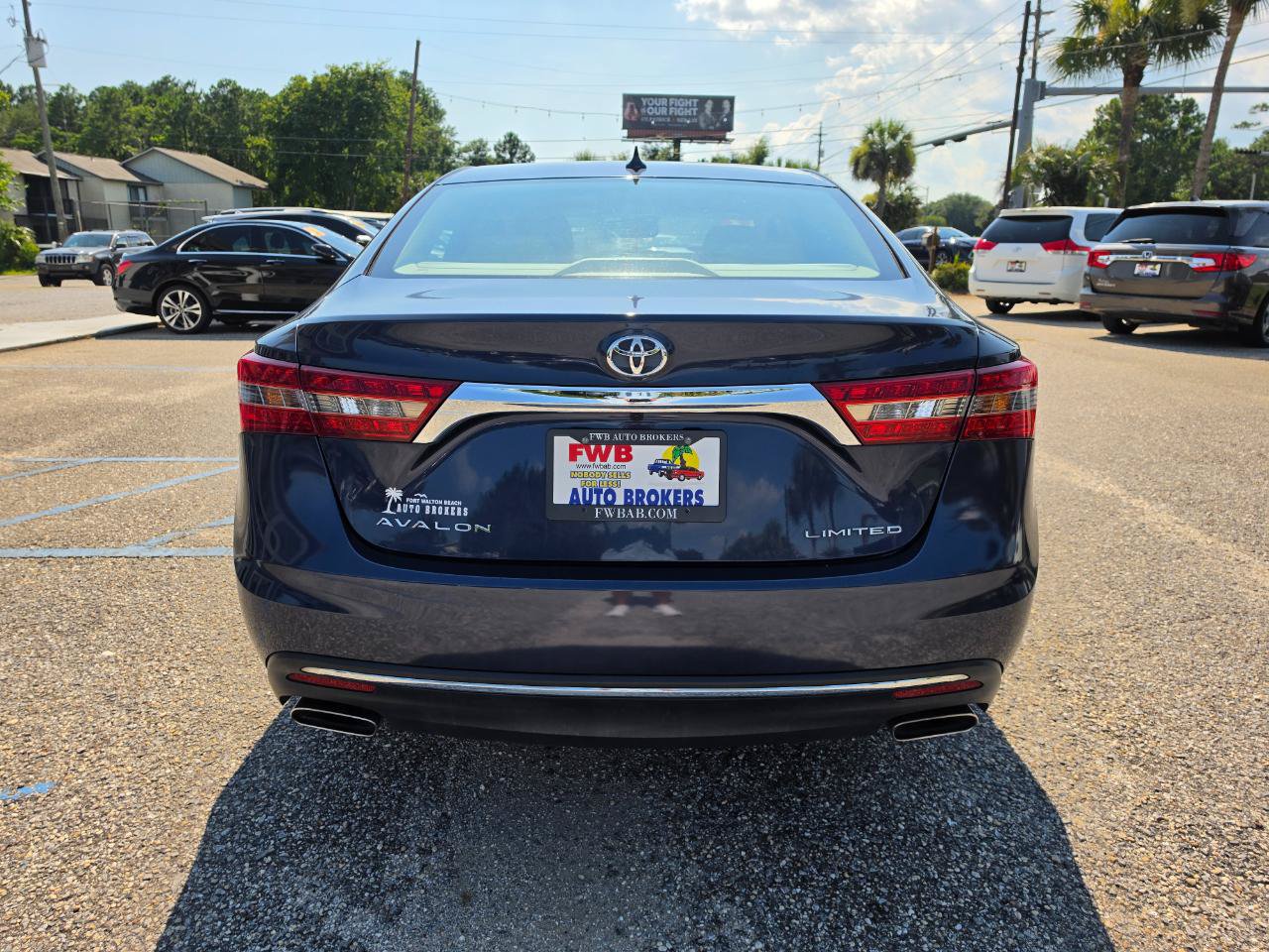Used 2017 Toyota Avalon Limited FWD image 4