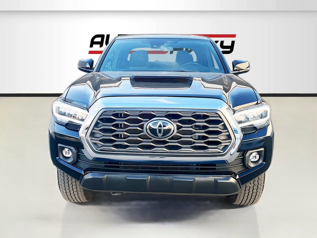 Used 2023 Toyota Tacoma TRD Off-Road w/ Black Out Package (TMS) AWD/4WD image 2