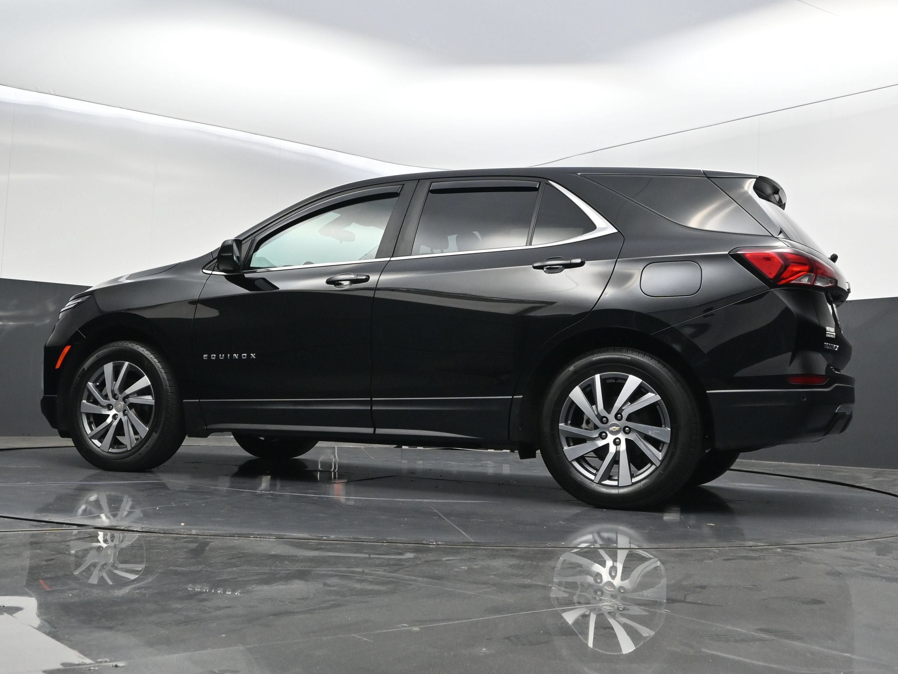 Used 2022 Chevrolet Equinox LT FWD image 39