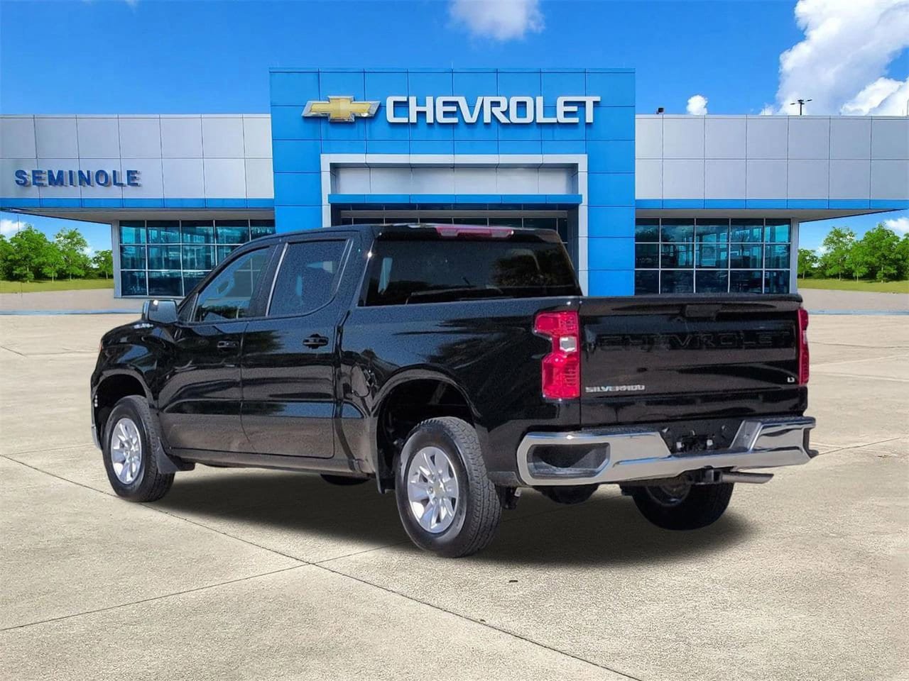 Certified 2026 Chevrolet Silverado 1500 LT RWD image 3