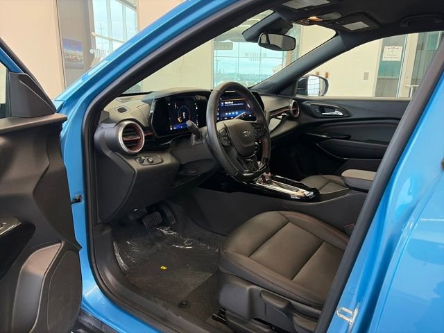 Used 2025 Chevrolet Trax RS w/ Driver Confidence Package image 22